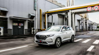 北京車(chē)展探秘 吳佩與胡津瑞攜手解讀保時(shí)捷911 GT3 RS與新能源汽車(chē)新浪潮